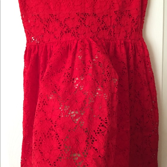 Red dress - Picture 3 of 8